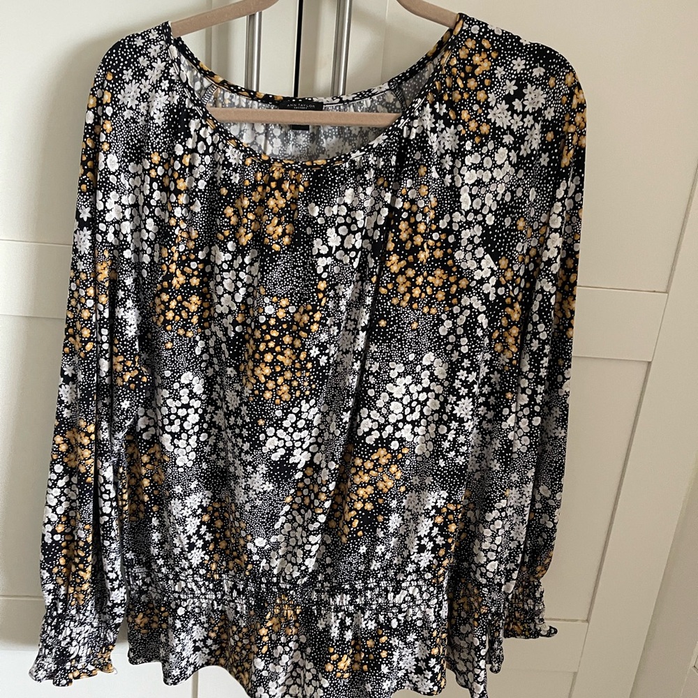 Long sleeved Black floral blouse XL